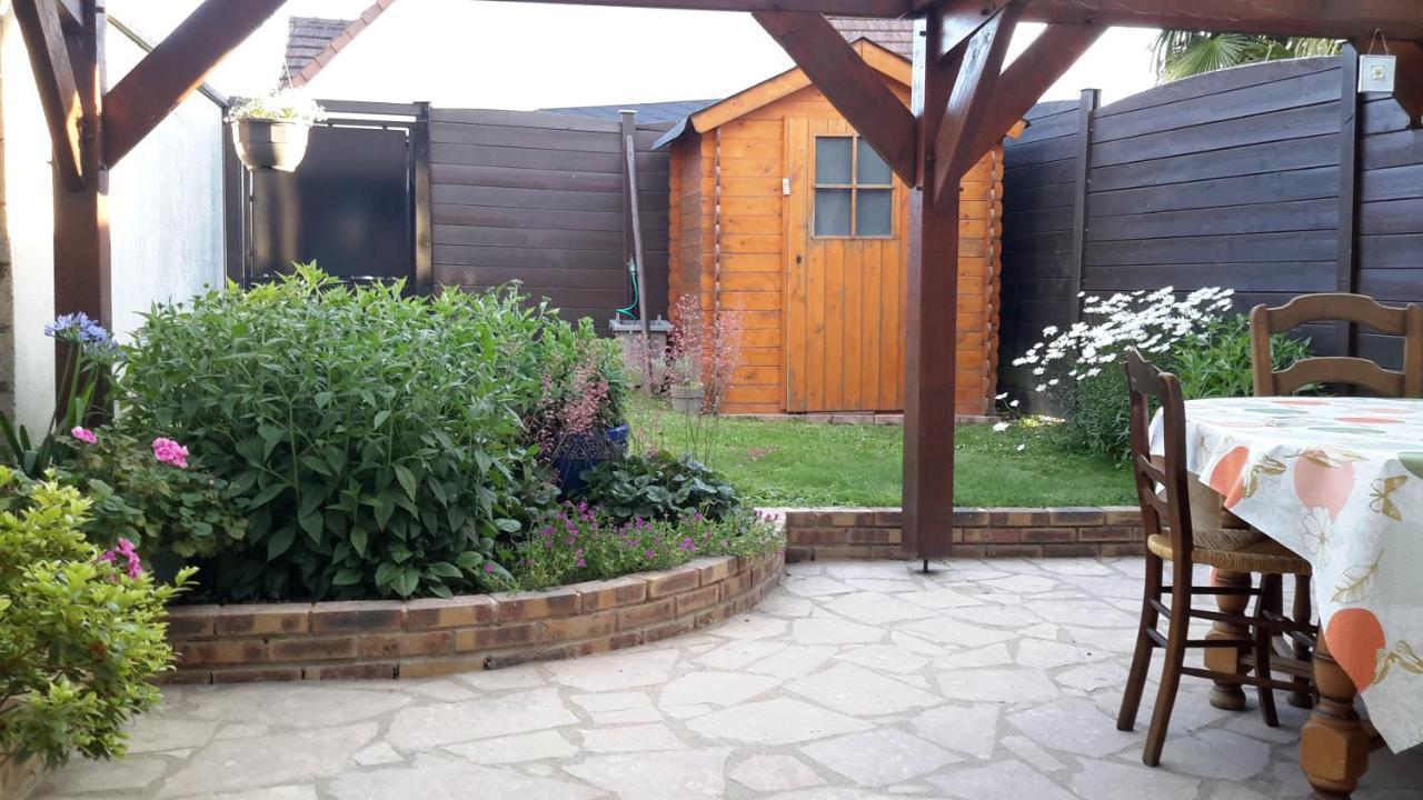 Agreable Logement Dans Petit Village Sud-Essonne Champcueil Exterior foto